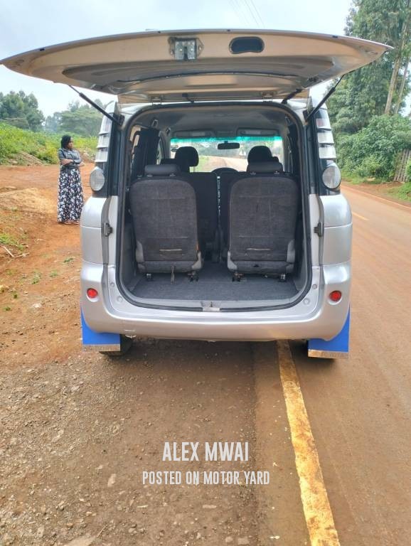 Toyota Sienta 2012 Grey