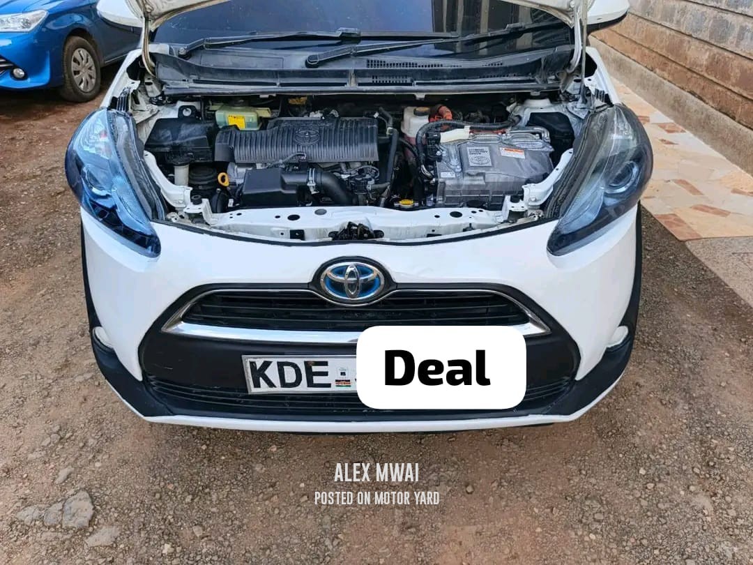 Toyota Sienta 2016 White