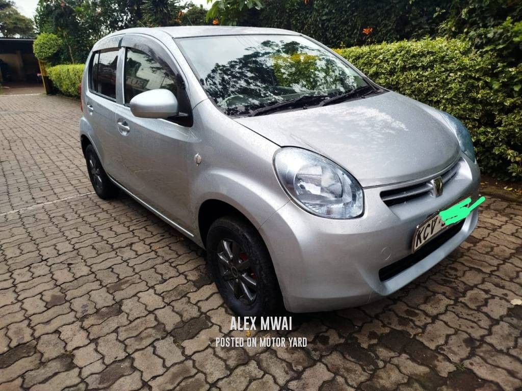 Toyota Passo 2012 Silver