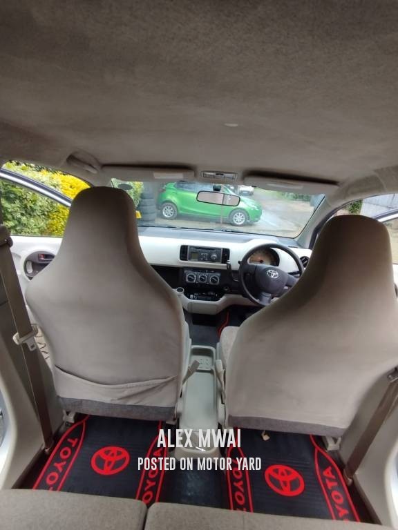 Toyota Passo 2012 Silver