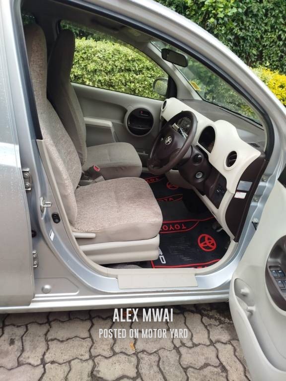 Toyota Passo 2012 Silver