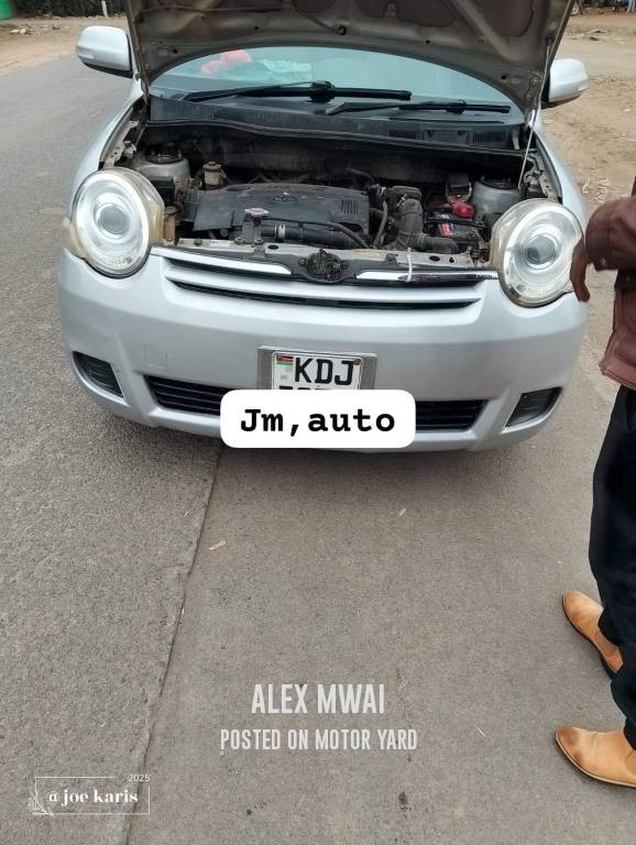 Toyota Sienta 2012 Silver