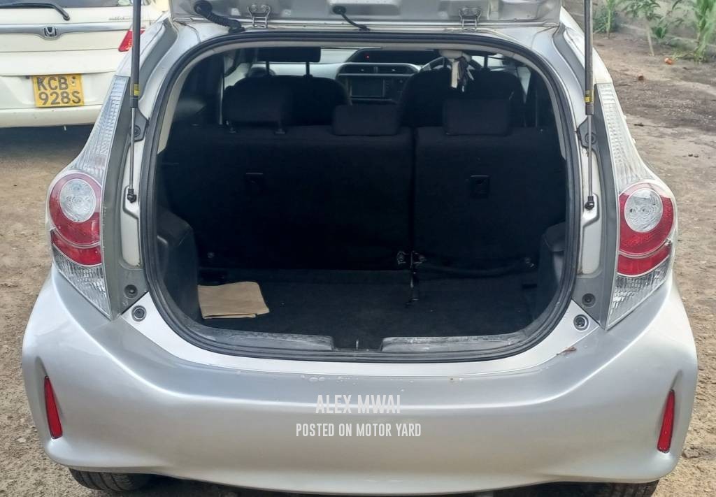 Toyota Aqua 2014 Silver