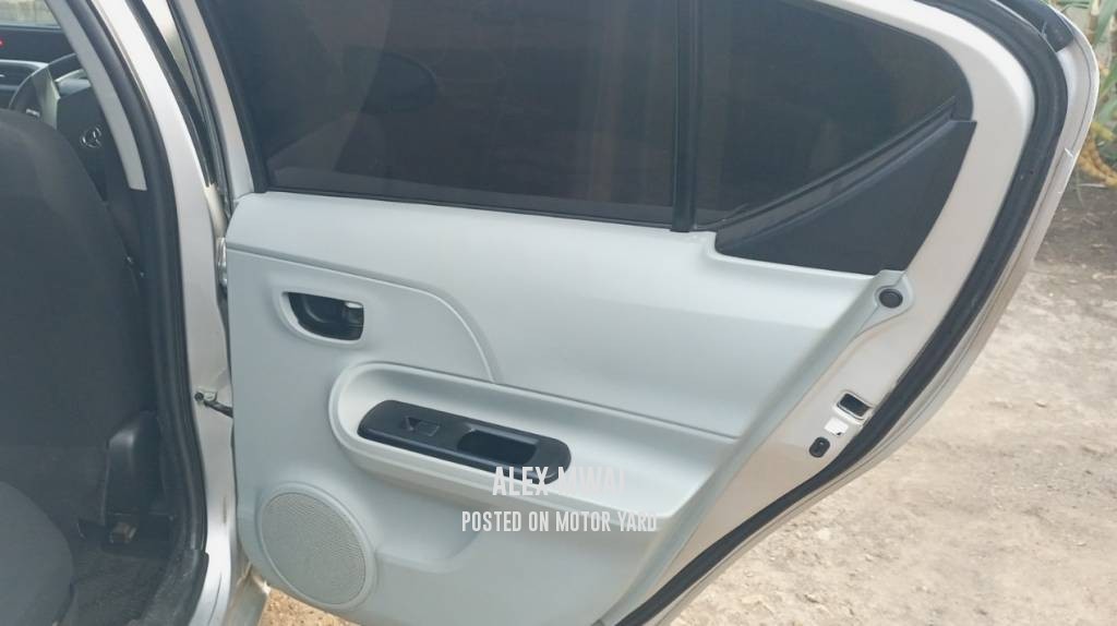 Toyota Aqua 2014 Silver