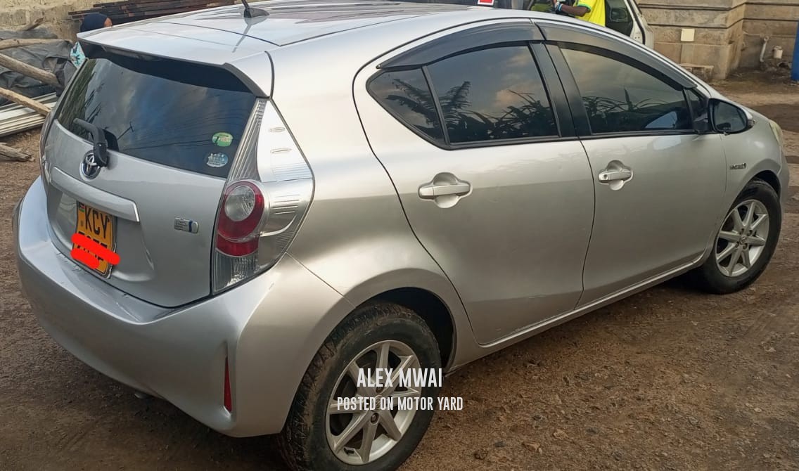 Toyota Aqua 2014 Silver