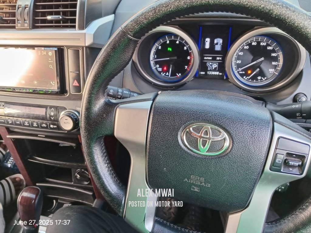 Toyota Land Cruiser Prado 2016 Black