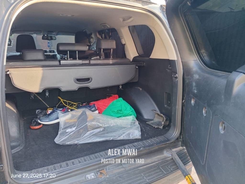 Toyota Land Cruiser Prado 2016 Black