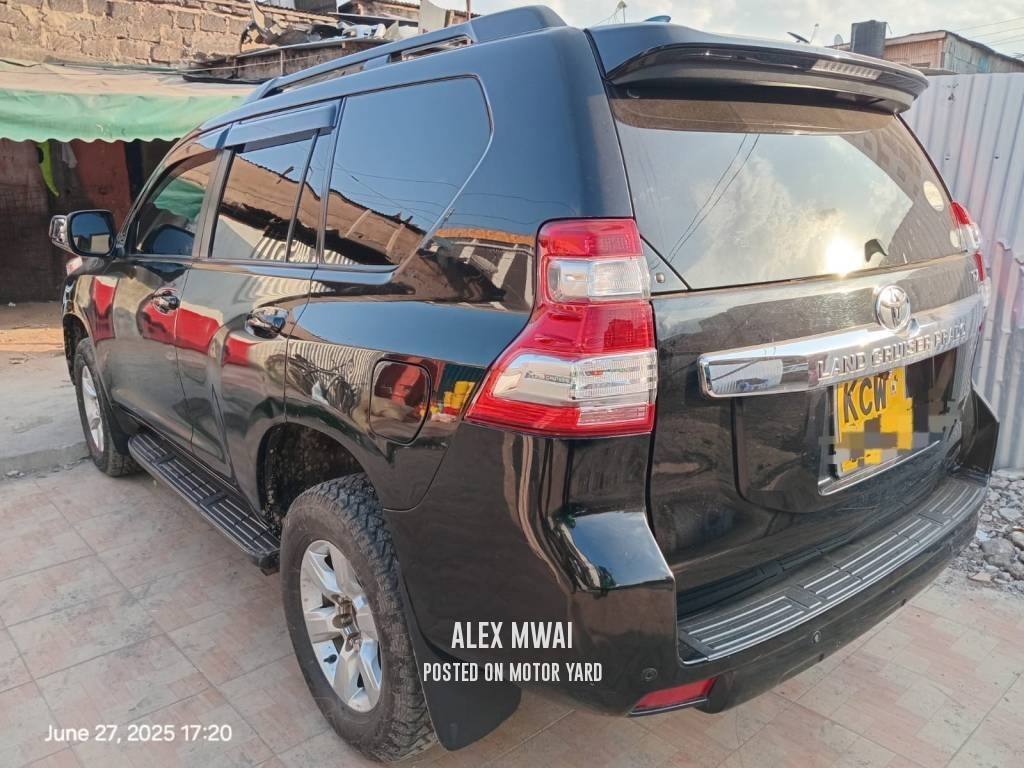 Toyota Land Cruiser Prado 2016 Black