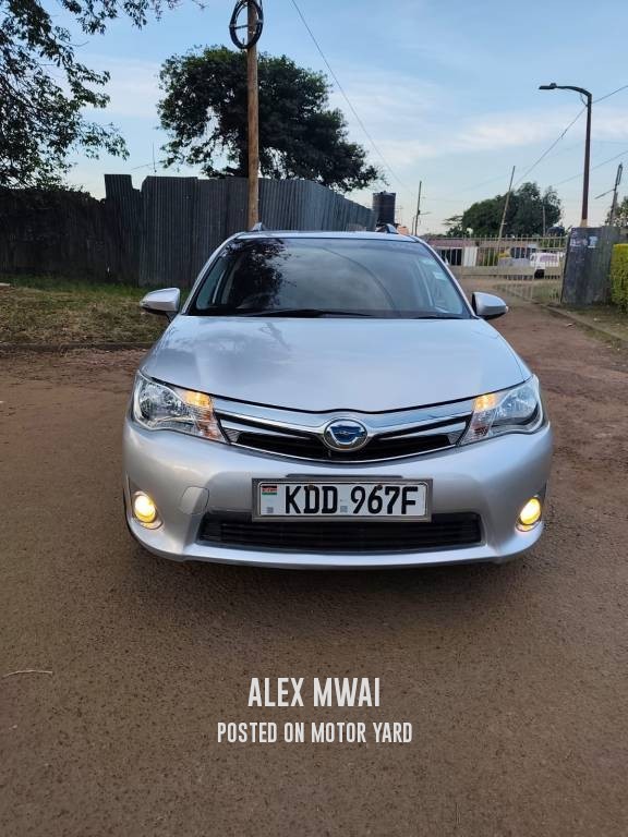 Toyota Fielder 2014 Silver