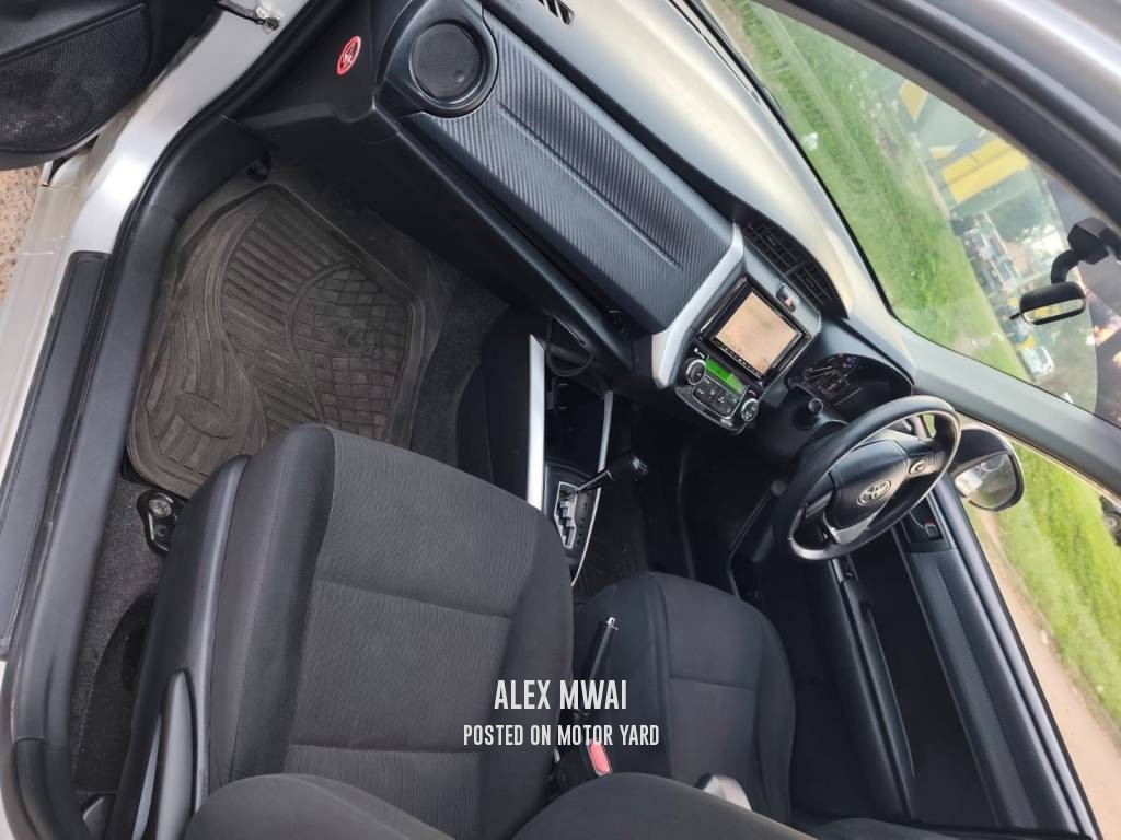 Toyota Fielder 2014 Silver