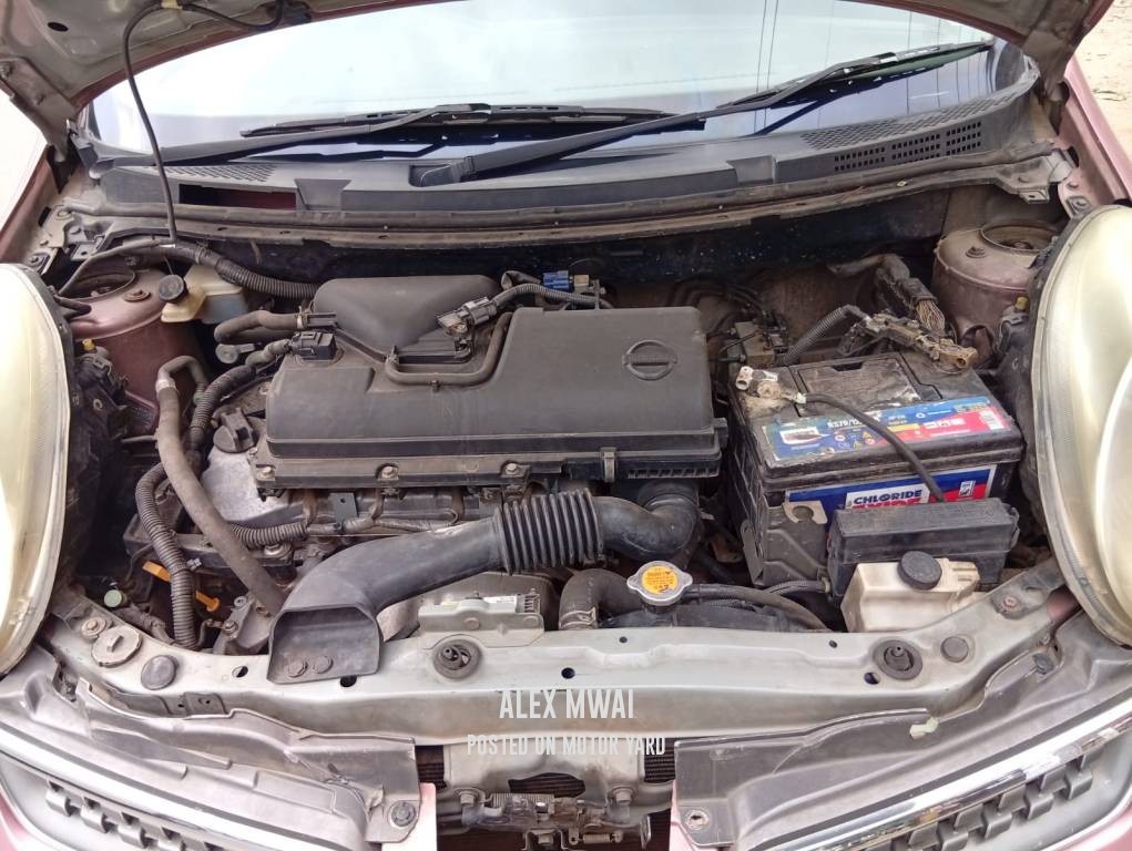 Nissan March 2010 Gold