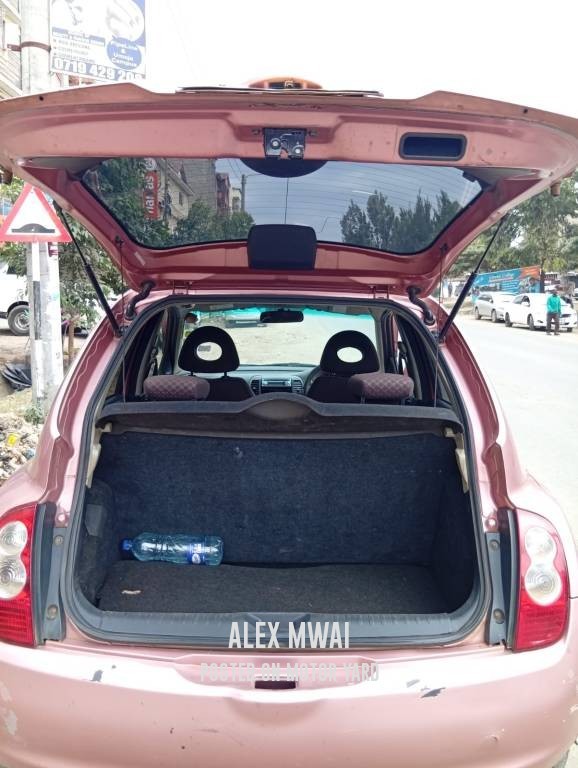 Nissan March 2010 Gold