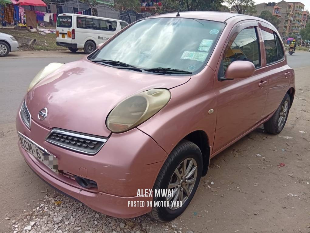 Nissan March 2010 Gold