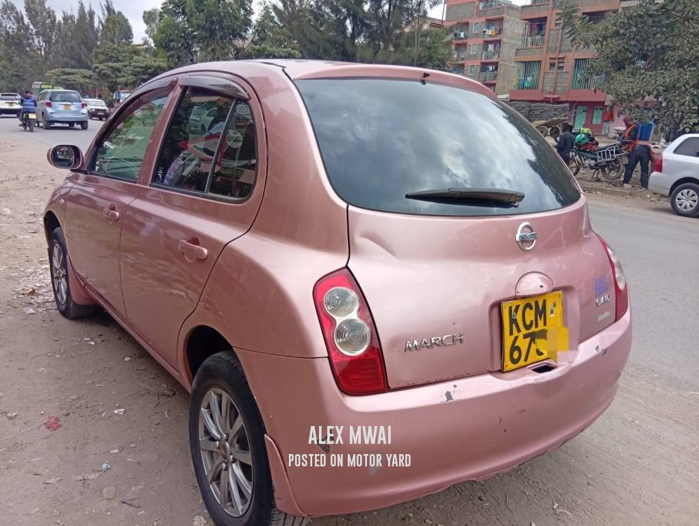 Nissan March 2010 Gold