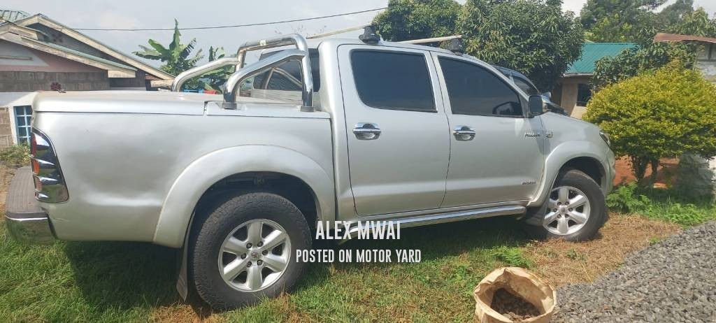 Toyota Hilux Vigo D/Cab 2016 Grey