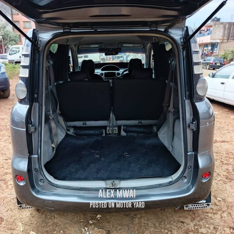 Toyota Sienta 2012 White