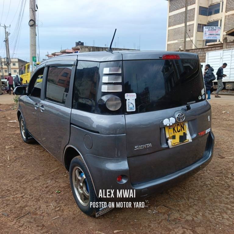 Toyota Sienta 2012 White