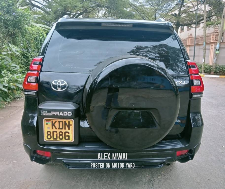 Toyota Land Cruiser Prado VXL 2018 Black