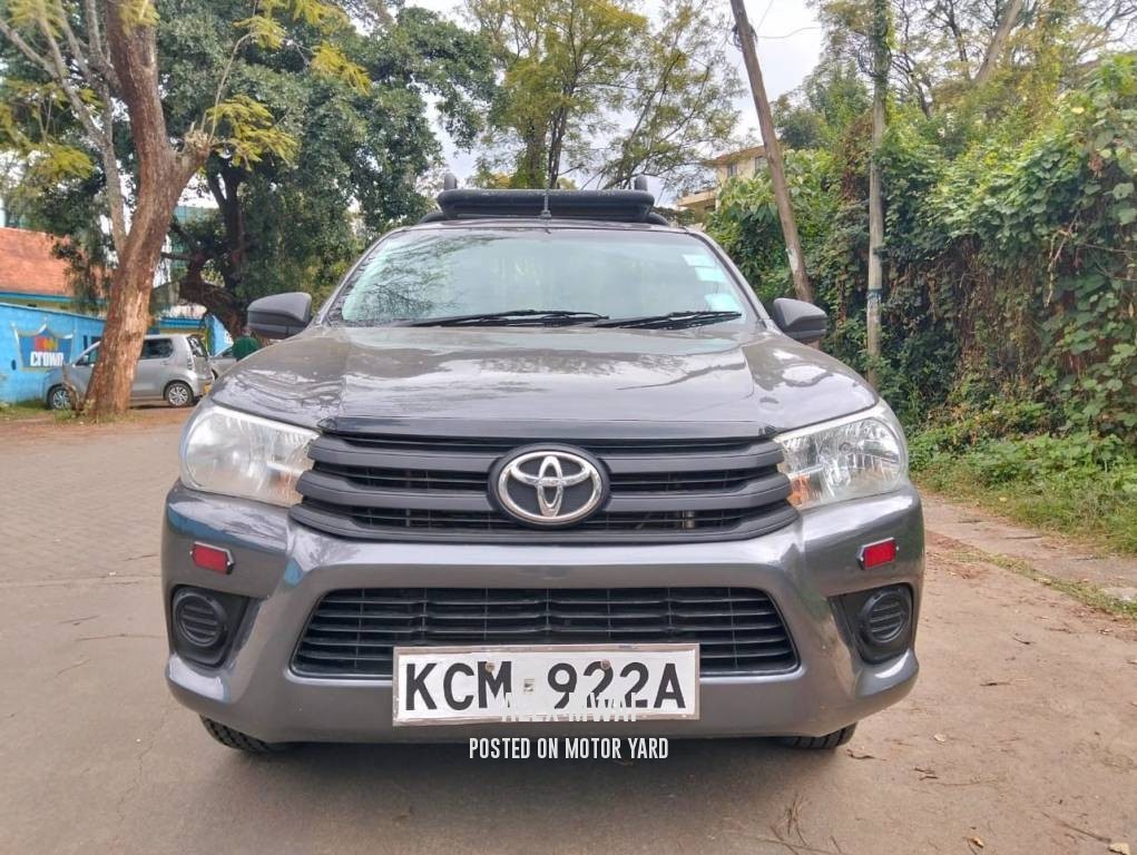 Toyota Hilux Vigo S/Cab 2017 Grey