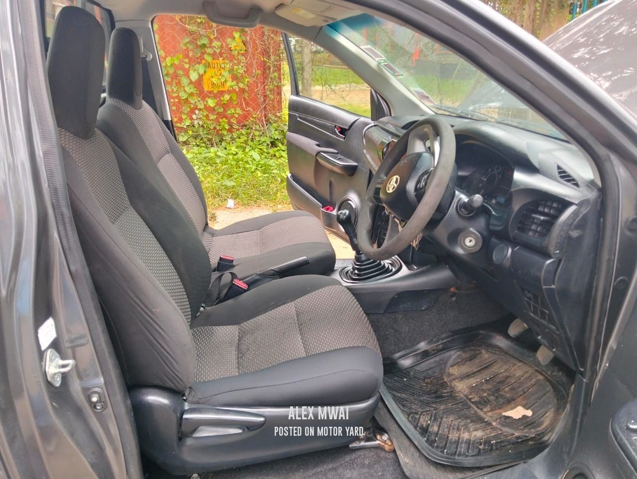 Toyota Hilux Vigo S/Cab 2017 Grey