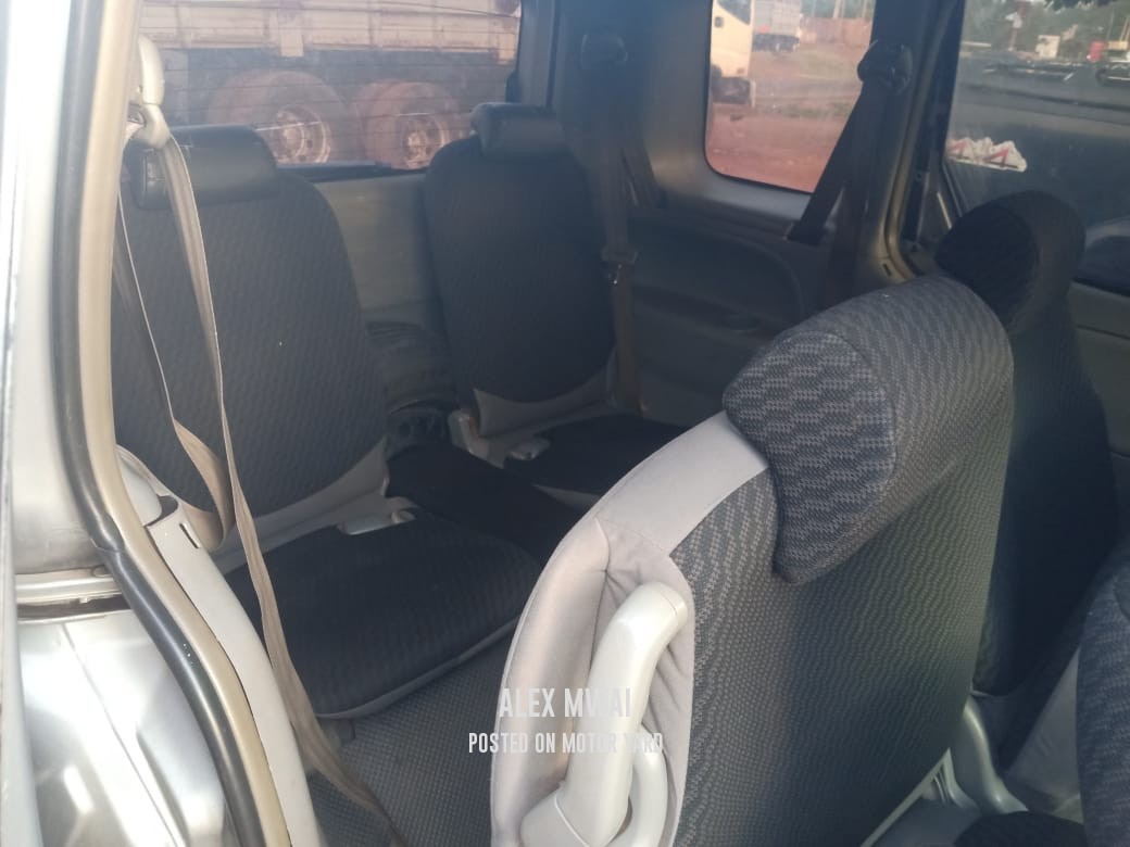 Toyota Sienta 2012 Silver