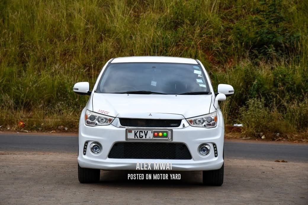 Mitsubishi RVR 2016 White