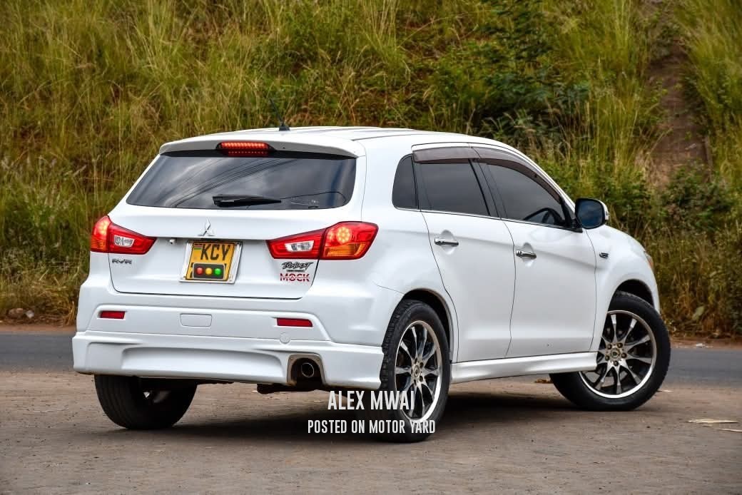 Mitsubishi RVR 2016 White
