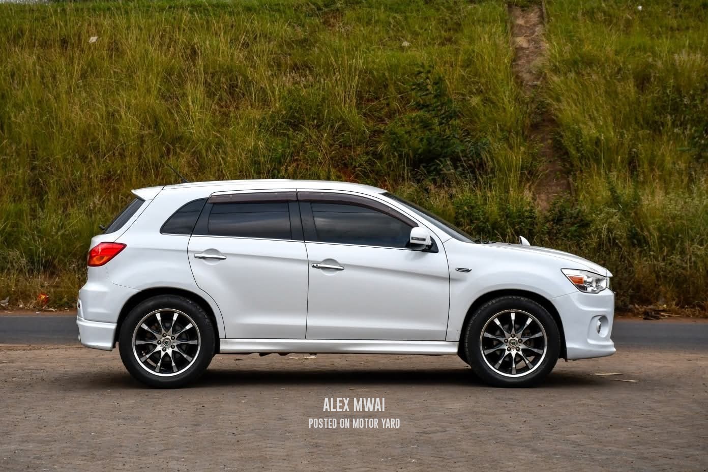 Mitsubishi RVR 2016 White