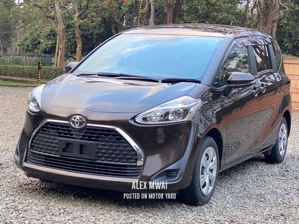Toyota Sienta 2018 Brown