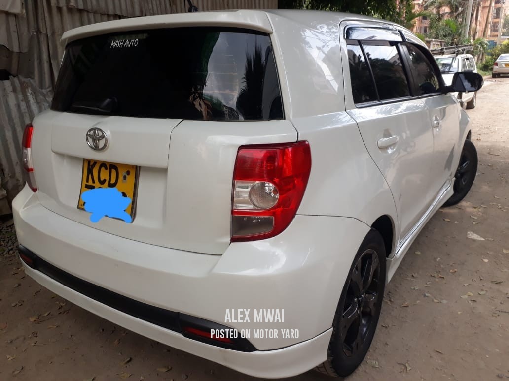 Toyota IST 2008 White