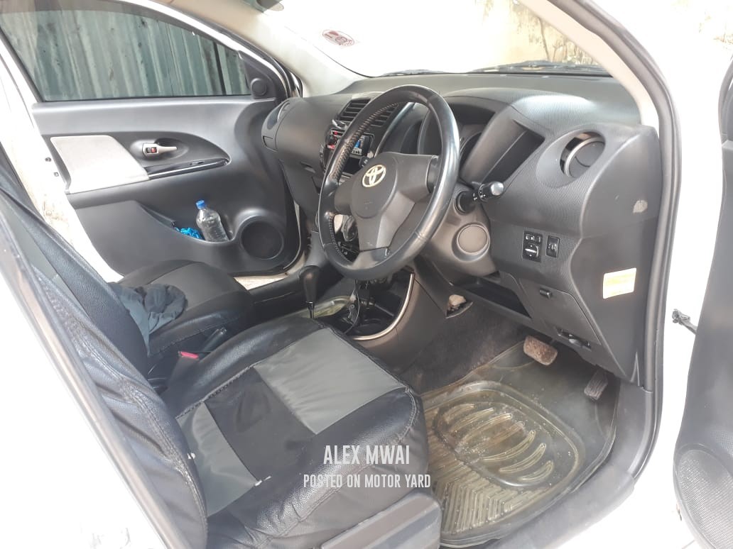 Toyota IST 2008 White