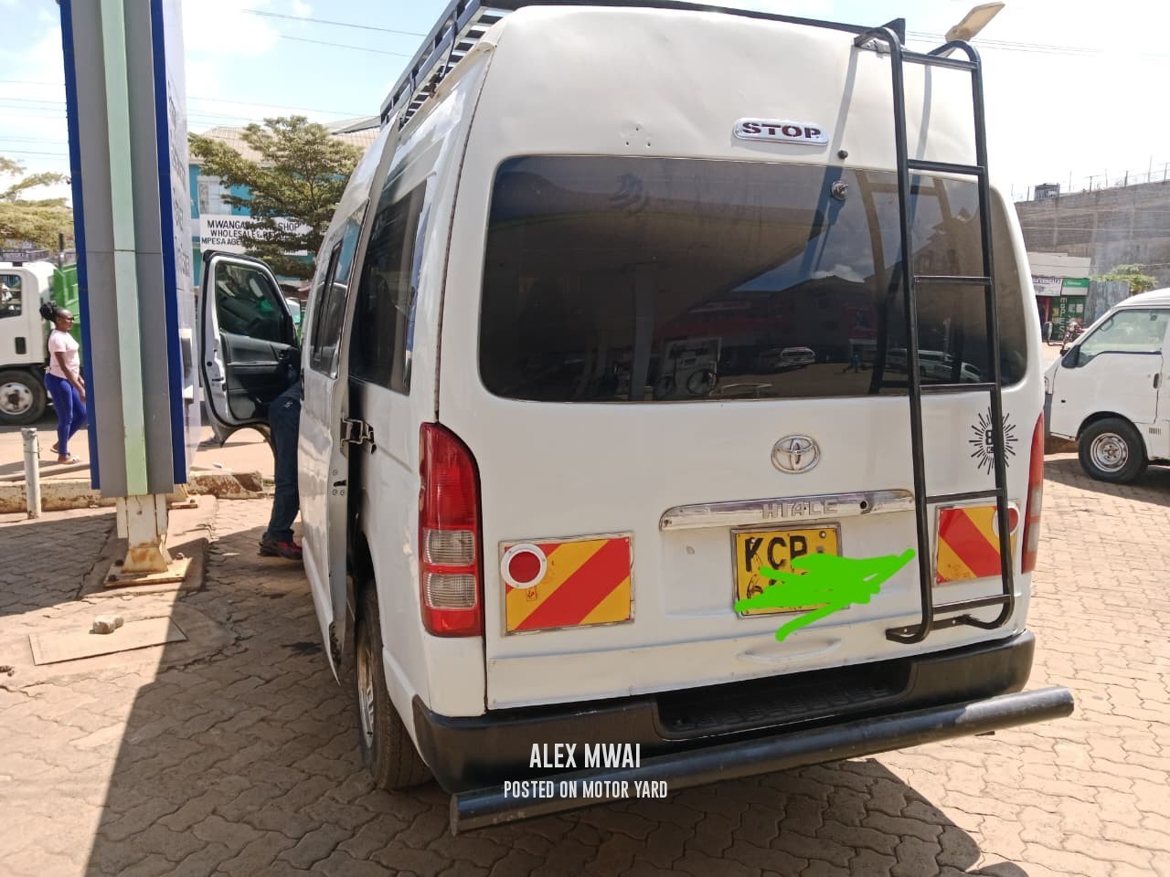 Toyota HiAce 2014 White