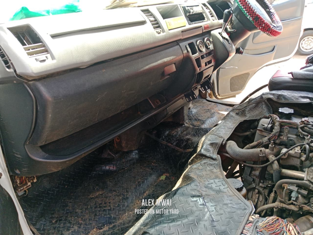 Toyota HiAce 2014 White