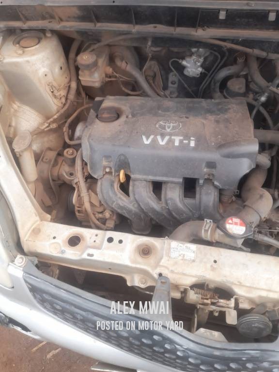 Toyota FunCargo 2008 Silver