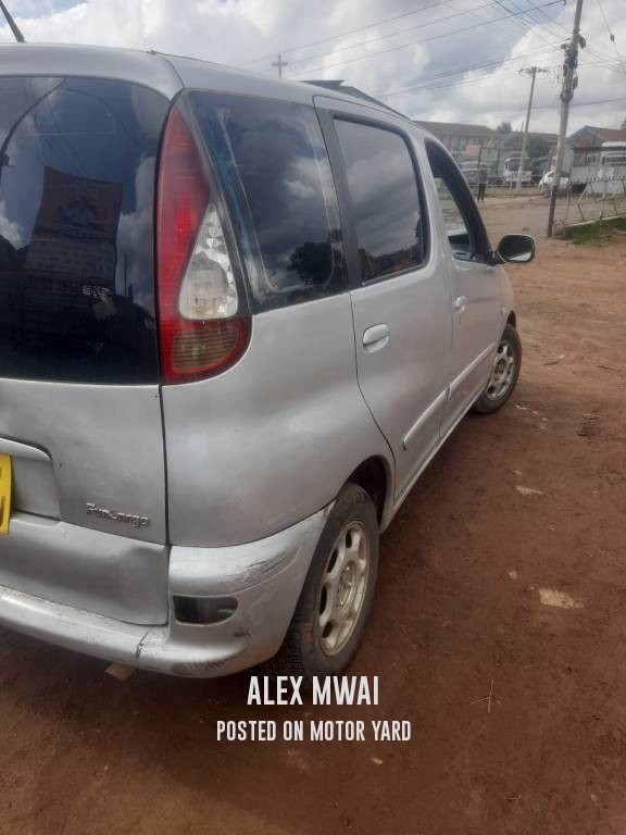 Toyota FunCargo 2008 Silver
