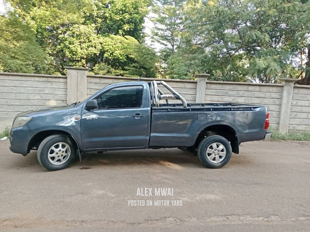 Toyota Hilux Vigo D/Cab 2014 Black