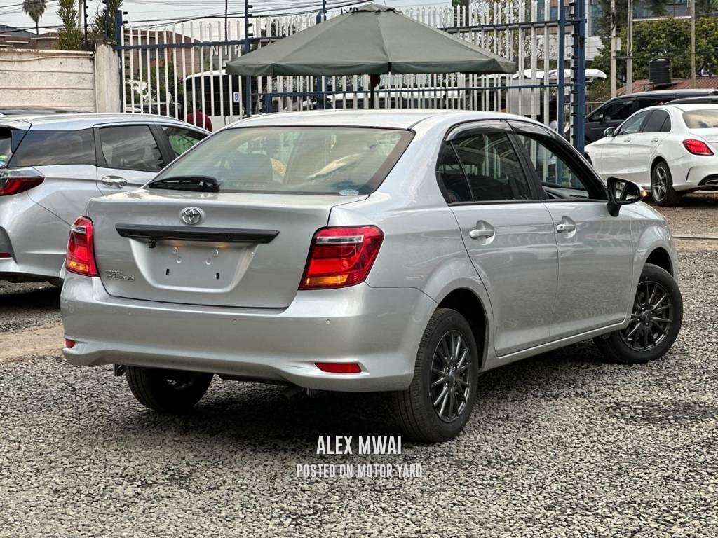 Toyota Axio 2019 Silver