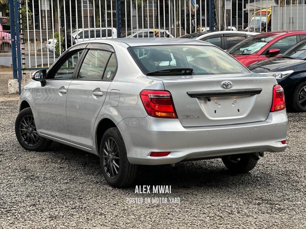 Toyota Axio 2019 Silver