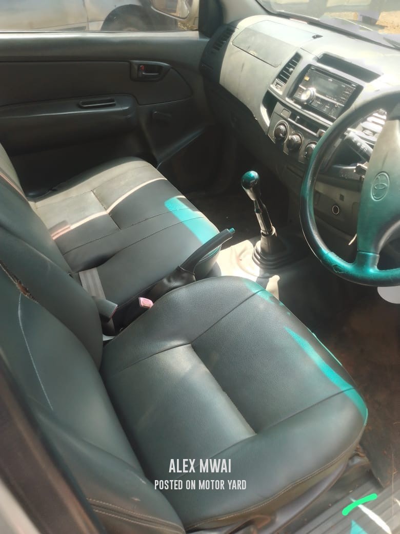 Toyota Hilux 2016 Silver