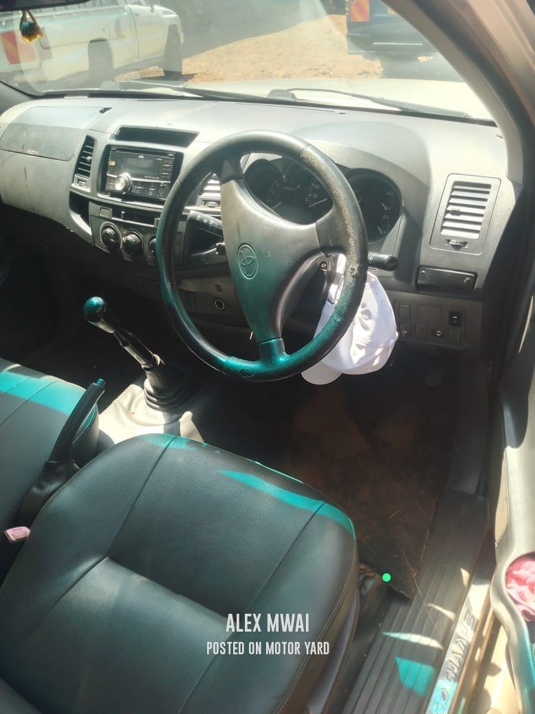 Toyota Hilux 2016 Silver