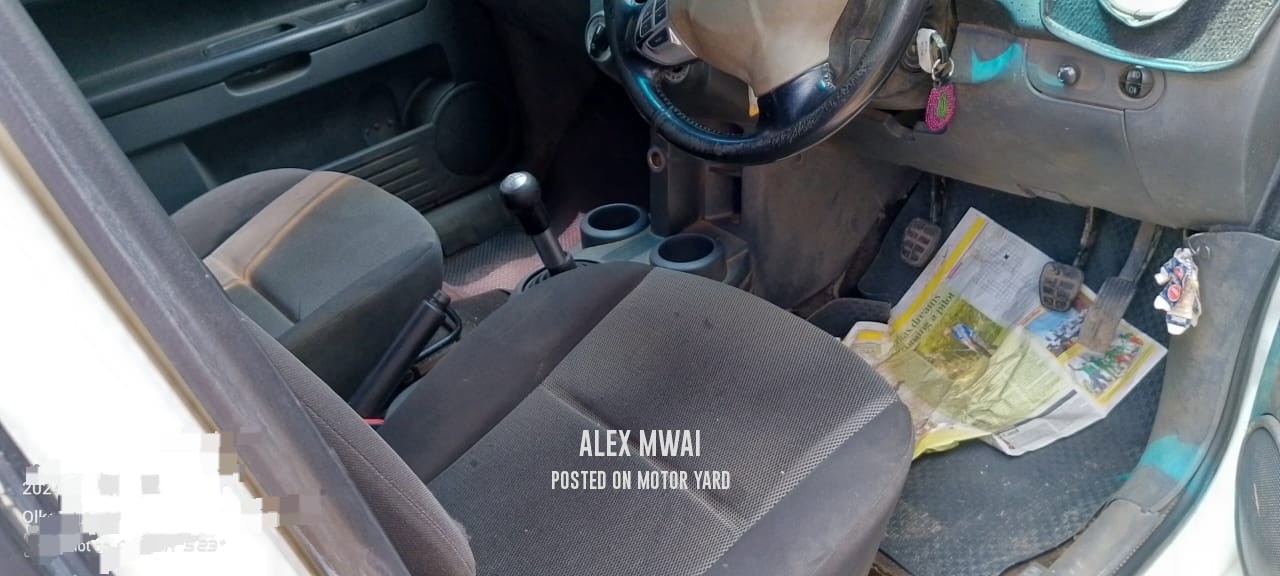 Mitsubishi Colt 2010 White