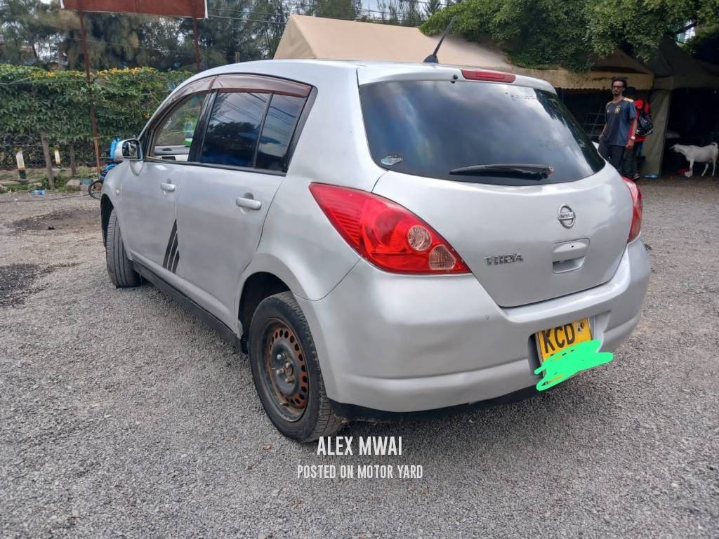 Nissan Tiida 2011 Grey