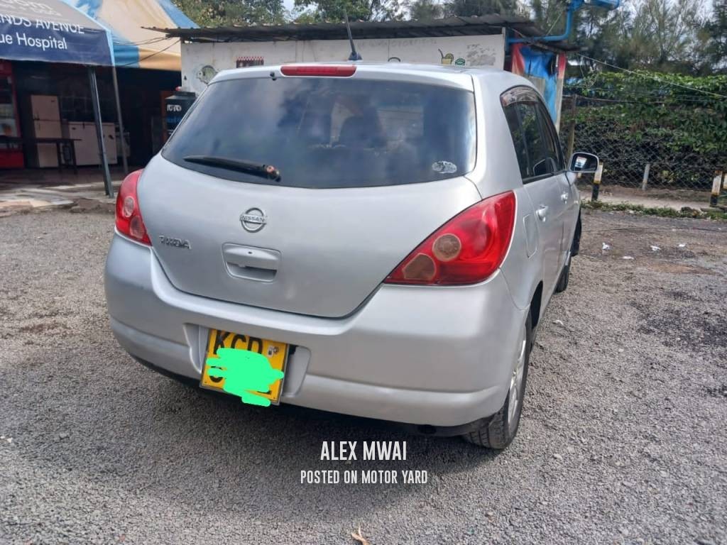 Nissan Tiida 2011 Grey