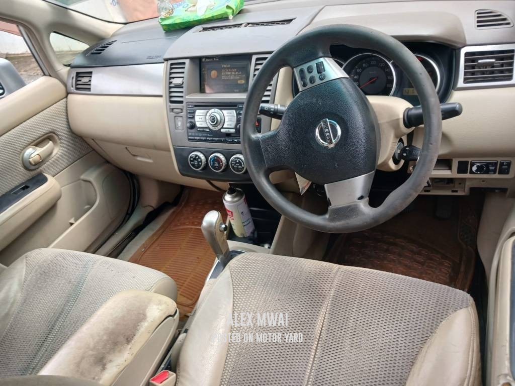 Nissan Tiida 2011 Grey