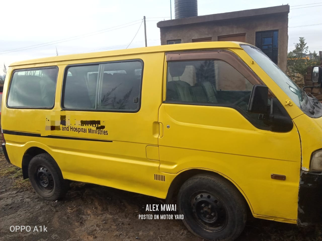 Nissan Caravan NV350 2012 Yellow