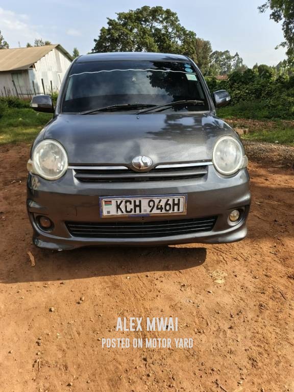 Toyota Sienta 2014 Grey