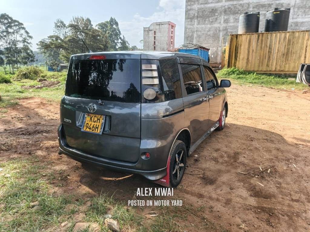 Toyota Sienta 2014 Grey