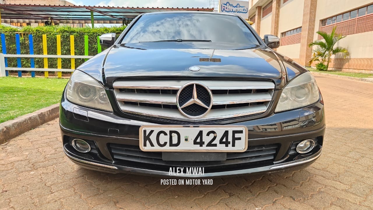 Mercedes-Benz C200 2009 Black