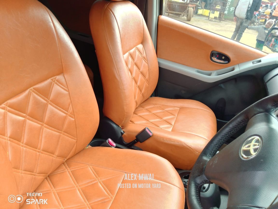 Toyota Vitz 2008 Silver