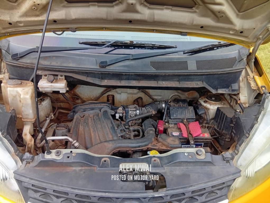 Nissan NV200 2016 Yellow